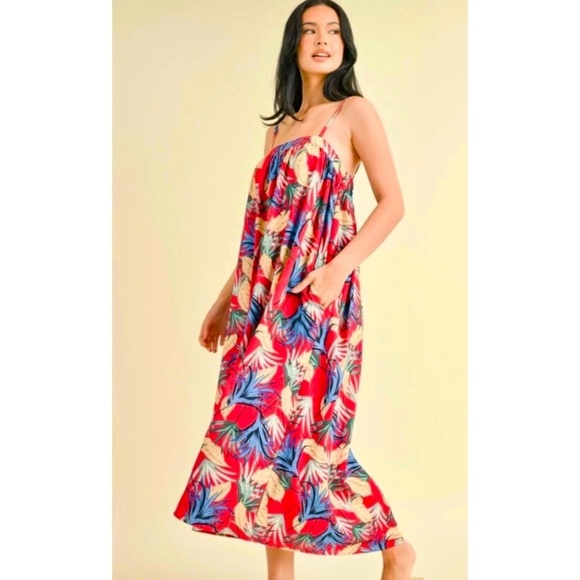 Dresses & Skirts - NEW! Red Floral Fully Lined Adjustable Straps Back Smocking Pocket Dress!